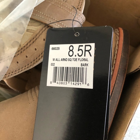 Women’s Square Toe Noble Boots. Floral Patterns. - Picture 3 of 3